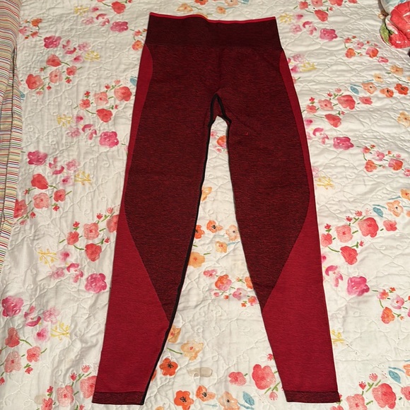 PINK by Victoria’s Secret red leggings - Picture 2 of 2
